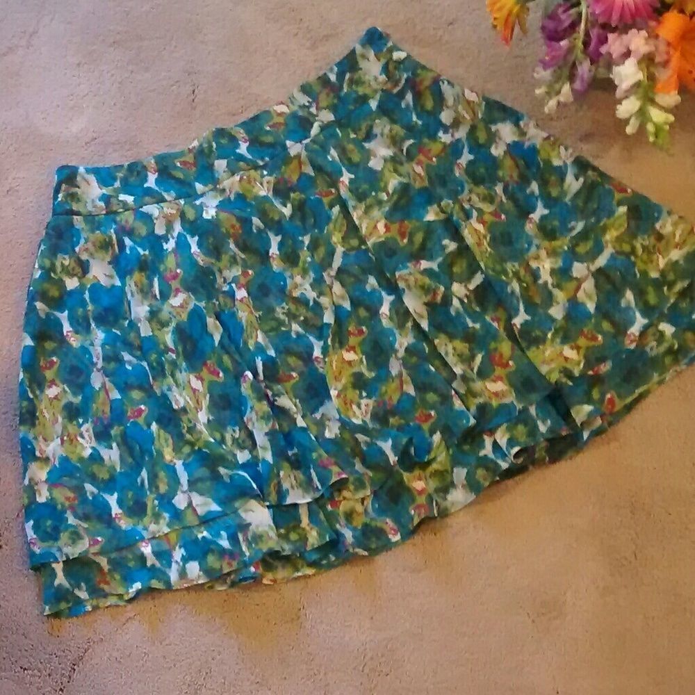 Trulli at Ann Taylir Loft Skirt.